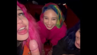 Chicas sorprenden a un hombre y se lo chupan en un barco · ·nxx.com.se