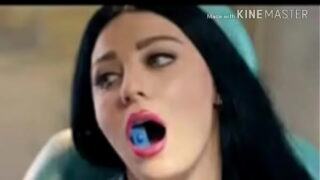 El coño se hace por primera vez tímido