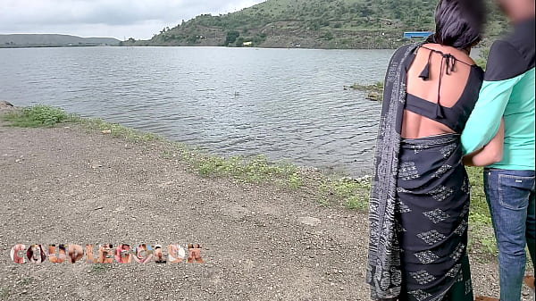 Komal tuvo su primera relación sexual con una piscina