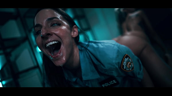 Los supervisores de Holyny agarraron a las chicas tratando de escapar del oficial de la prisión