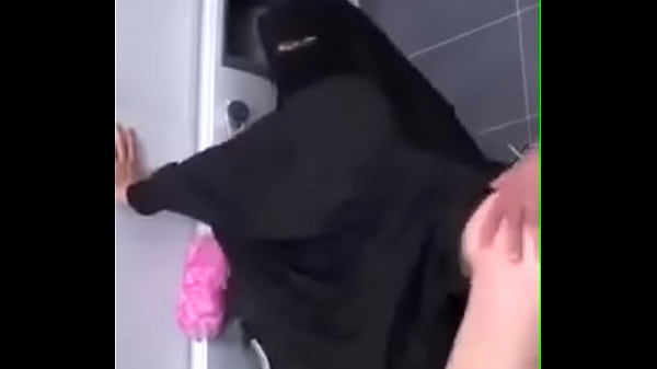 Mujeres voladoras en los bosques de Nixx.com.se