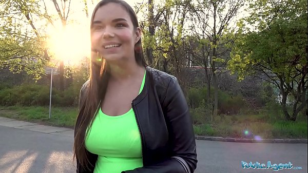 Personas de toda Sofía Lee se recuperaron cerca del tren de la vida.