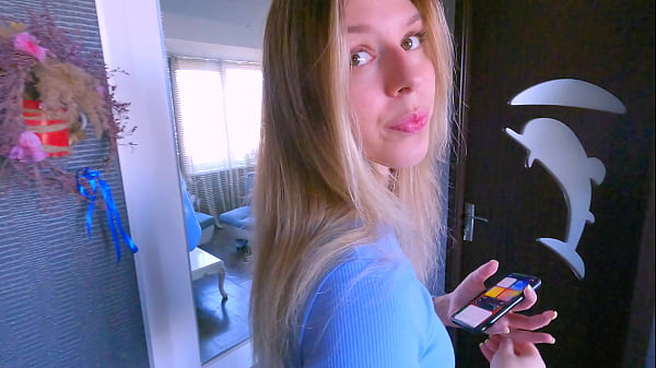 Un amigo de la familia tiene una esposa cercana.