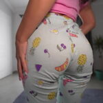 Hot Mil Conmelomom lo pilló temblando y lo ayudó a