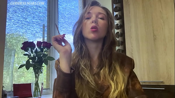 Jerk mientras mi cigarrillo arde ru joi