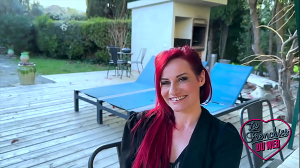 Sally, una preciosa milf, recibe sexo anal