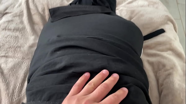 Un padre árabe despertó a un cliente con medias y tass