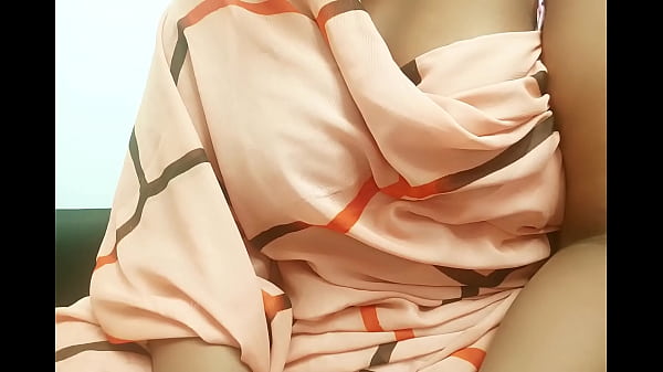 Zapatos botín que muestran la teta