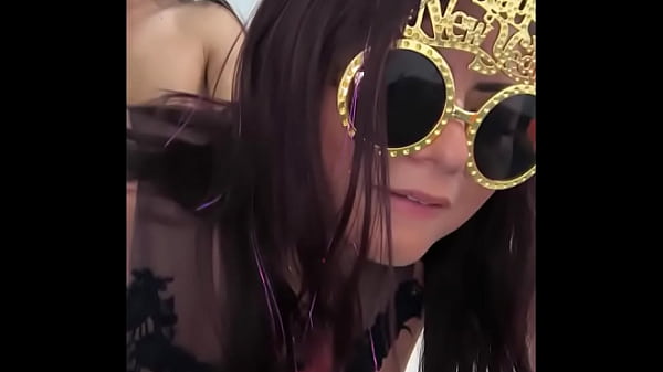 ¡¡Acabo de conocerlo y tuvimos sexo!! La fiesta de Año