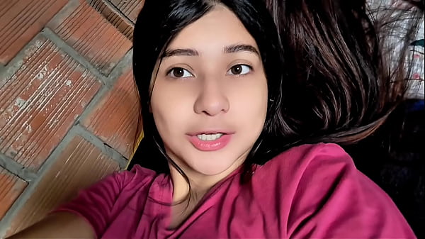 Amigos de verdad le complacerán por el culo a mi esposa