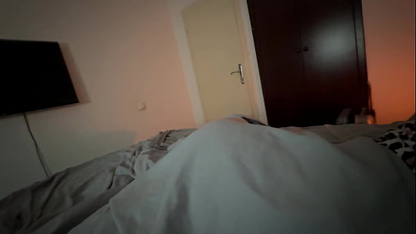 La pelirroja Conmmom me pilló haciendo trampa en una habitación de hotel y teniendo problemas