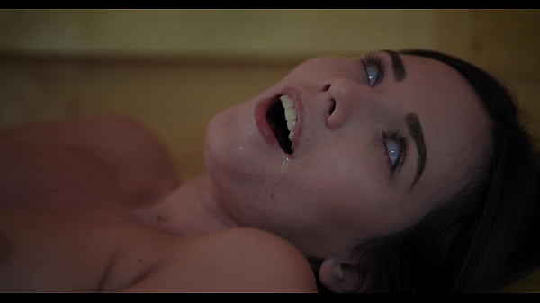 La sexy Hava Sweet y Josephine Jackson se follan a Asyhar después de que las ideas de control de gérmenes produzcan