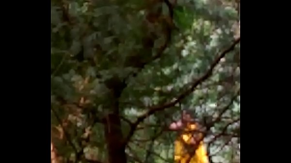 La tía Sarri se cambia después de orinar