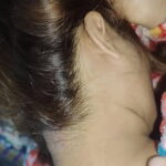 La tía vecina pakistaní me llama