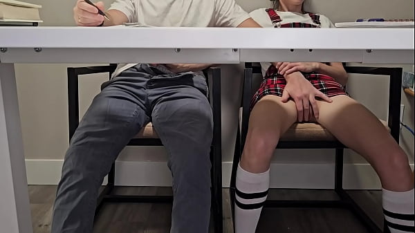 Los estudiantes disfrutan de una historia aburrida.