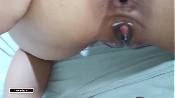 QUIERES SER TAN PUTA TANTO QUE ME DEJAN USARTE EN LA CAMA DE TUS PADRES