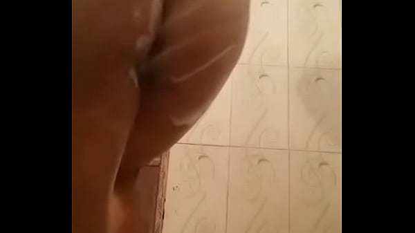 desi bhabi bañándose en la cámara